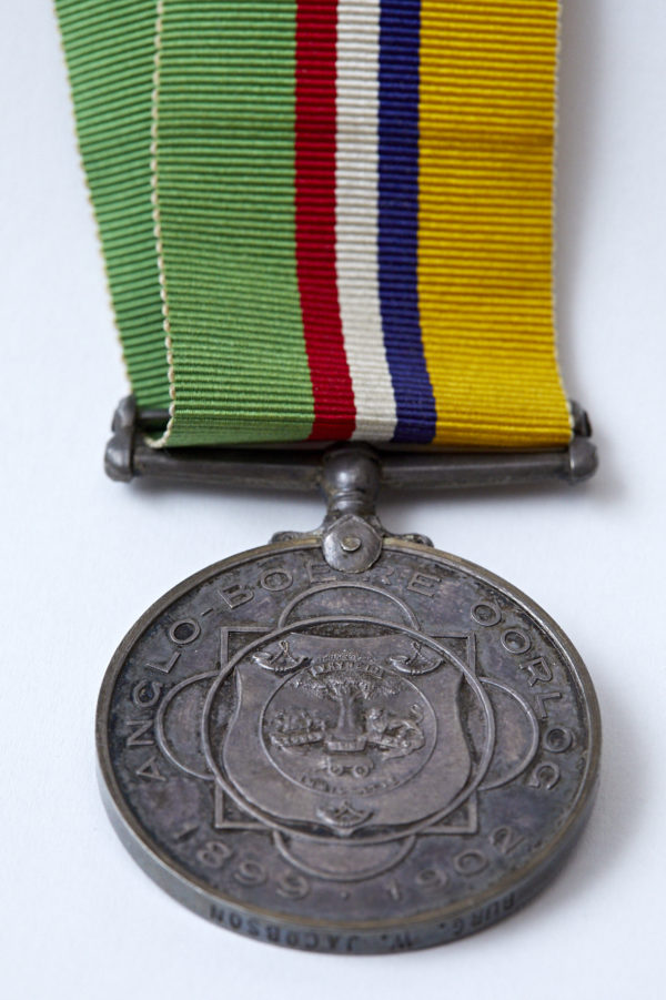 Dekorasie vir Troue Diens medal awarded to Wolf Jacobson