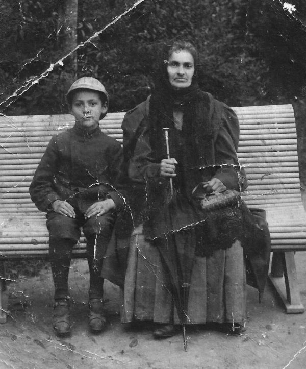 Jack Behr and his mother Leah Breine, in Linkova, Lithuania circa. 1912